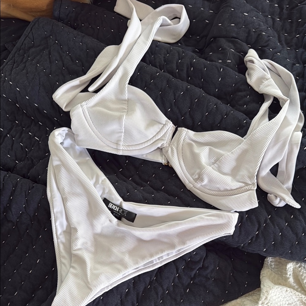 Beach Riot bikini - Picture 3 of 3